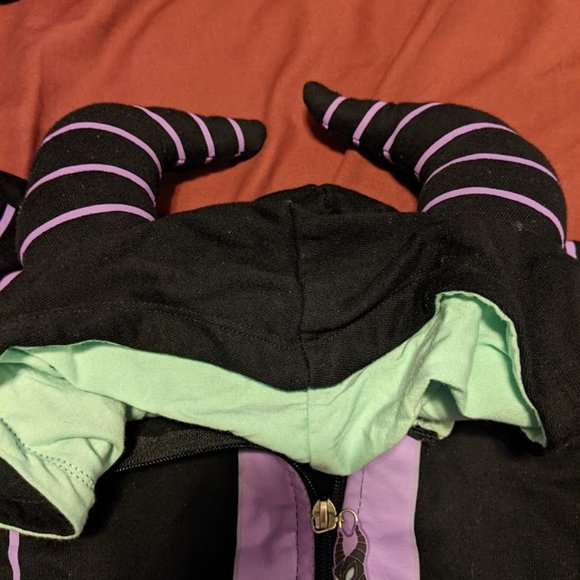 Maleficent Zip Up Sweater with horns - Picture 2 of 3